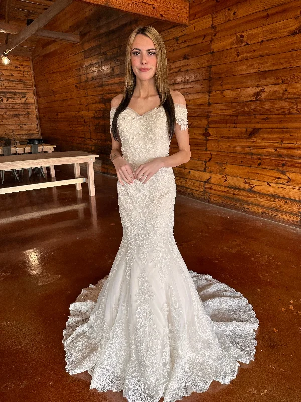 Seasonal Sale Kaylee Wedding Dress