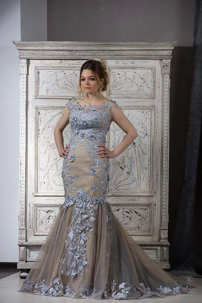 Exclusive Online Offer Luxury Evening Gown With Blue Flowers