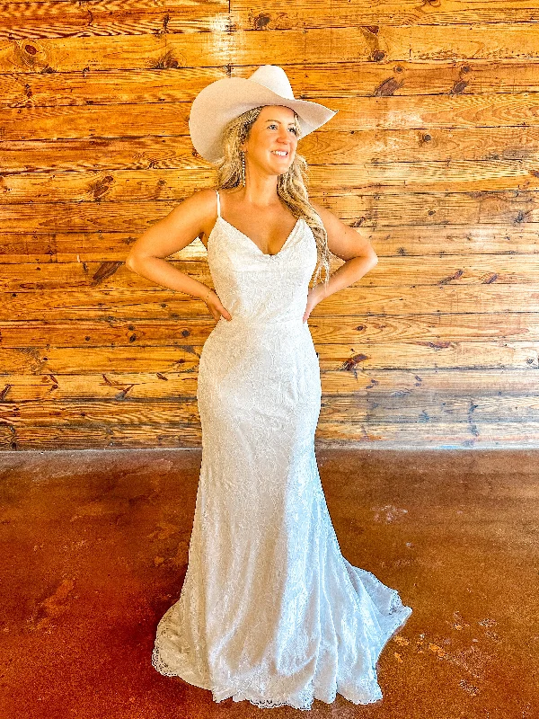 Discount Mania Breeze Wedding Dress - Sz 8