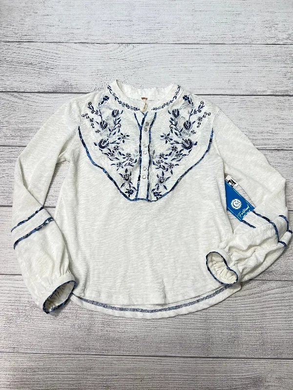 Top Long Sleeve By Free People In Blue White, Size: Xs