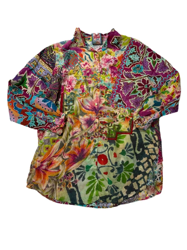 Members Only Top Long Sleeve Designer By Johnny Was In Print, Size: S