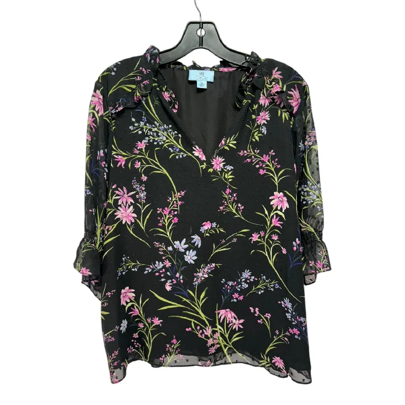 Deal Zone Top Short Sleeve By Cece In Black, Size: 1x