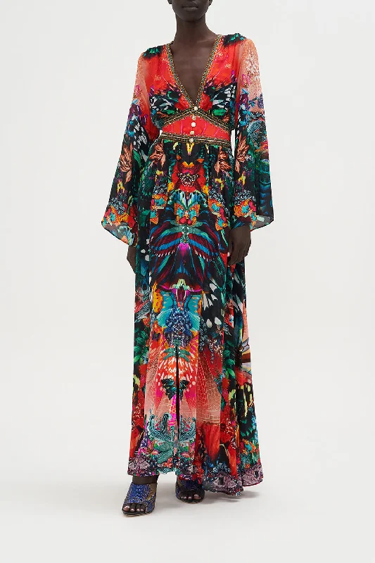 KIMONO SLEEVE DRESS WITH SHIRRING DETAIL IN A FLUTTER