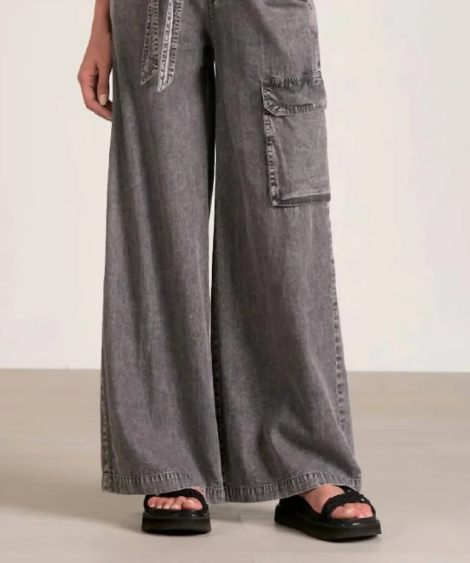 Women's Rosewood Wide Leg Cargo Pants In Black Wash