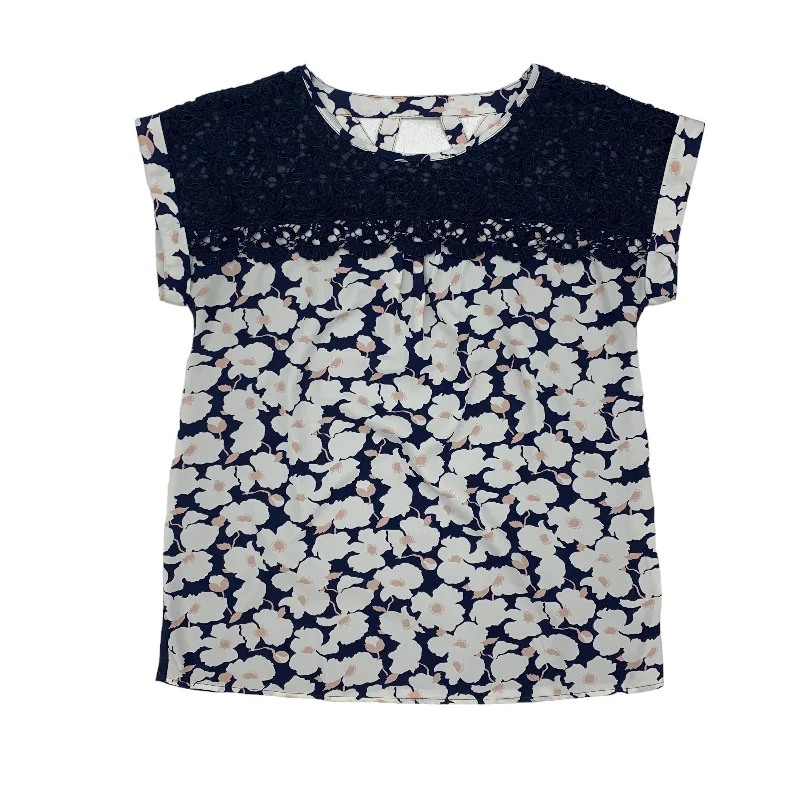 Flash Sale Maternity Top Short Sleeve By Skies Are Blue  Size: M